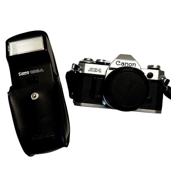 Canon AE-1 SLR Film Camera + Canon FD 50 mm 1:18 Lens + Speedlite 188A Flash - Picture 2 of 8